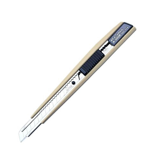 NT Cutter Pro- Messer mit Anti-Rutsch-Griff